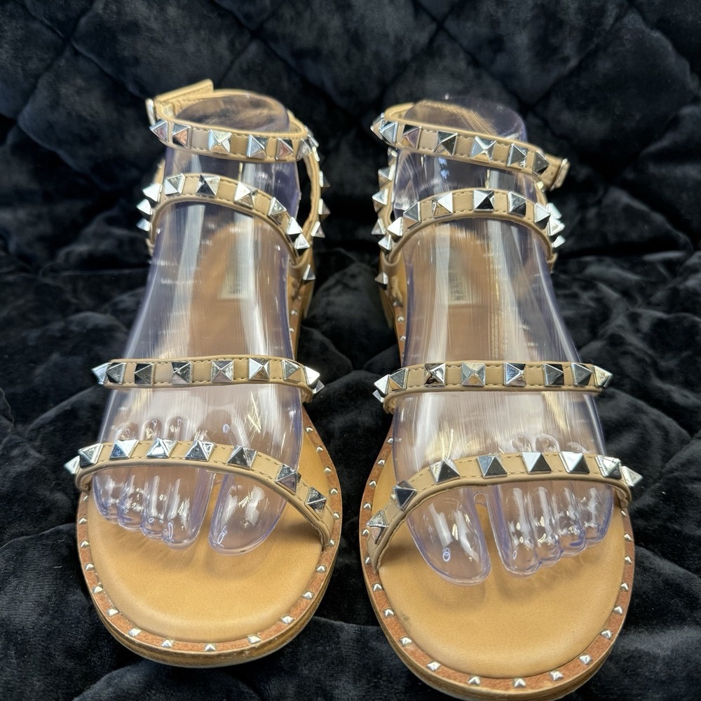 Steve Madden Travel Tan Leather Strappy Studded Flat Neutral Sandals Size 8.5